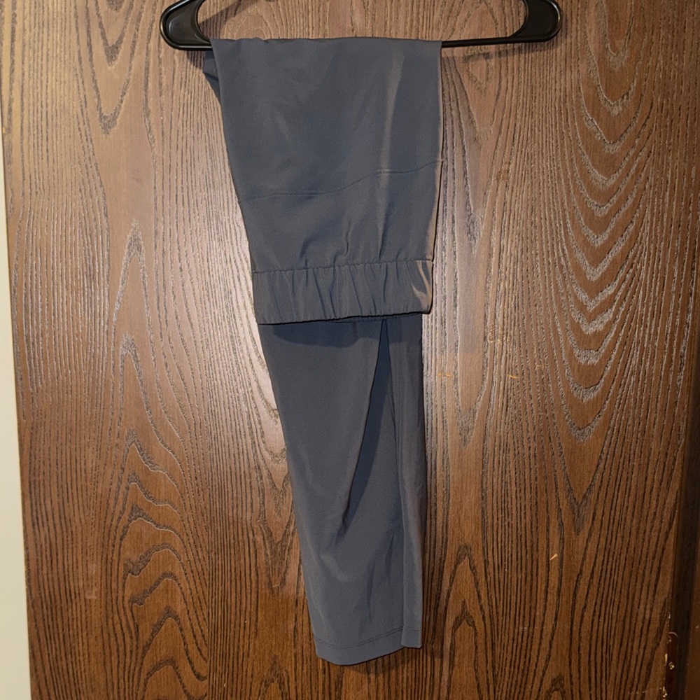Lululemon on fly pants 6